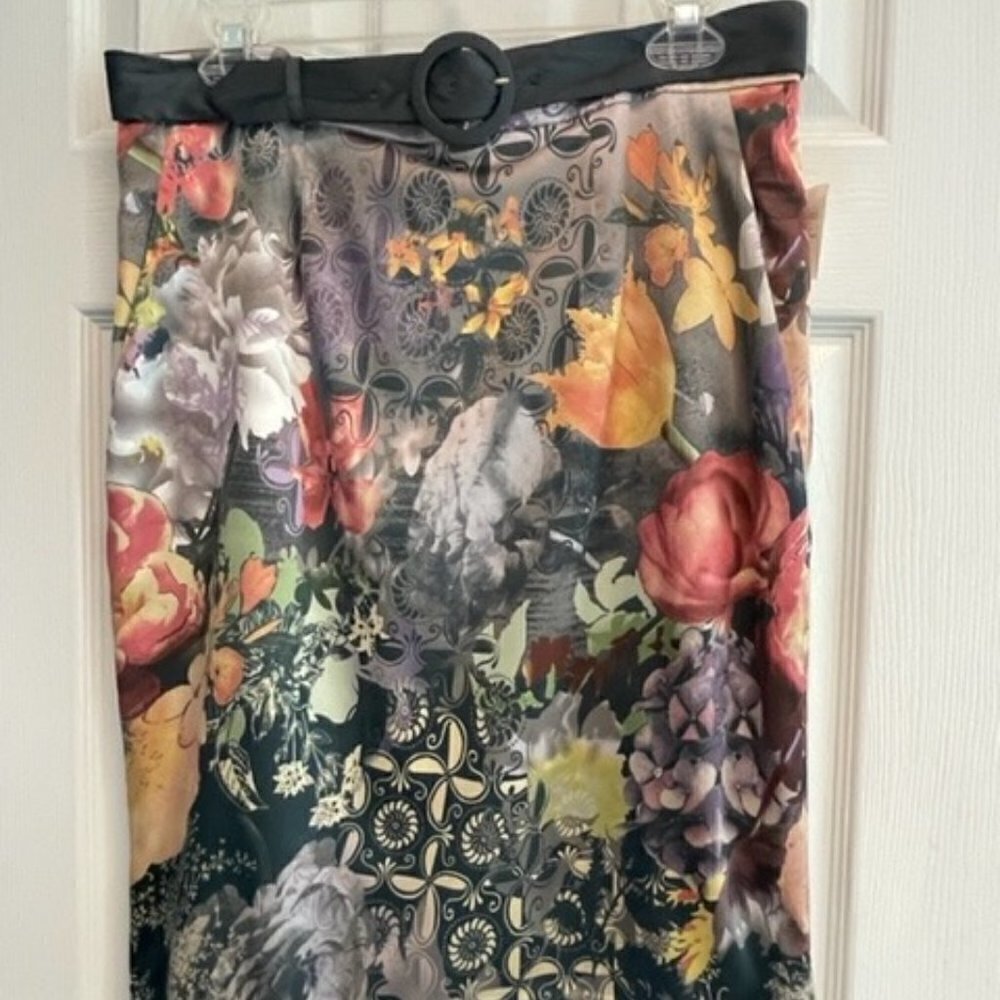DStudio silk feel skirt NWT